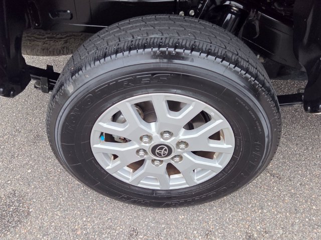 Used 2024 Toyota Tacoma SR w/ Towing Package AWD/4WD image 16