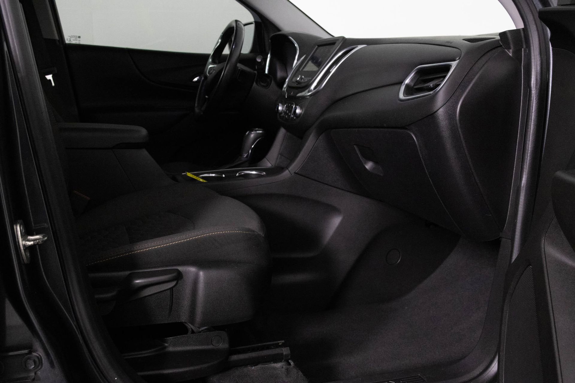 Used 2019 Chevrolet Equinox LT FWD image 39