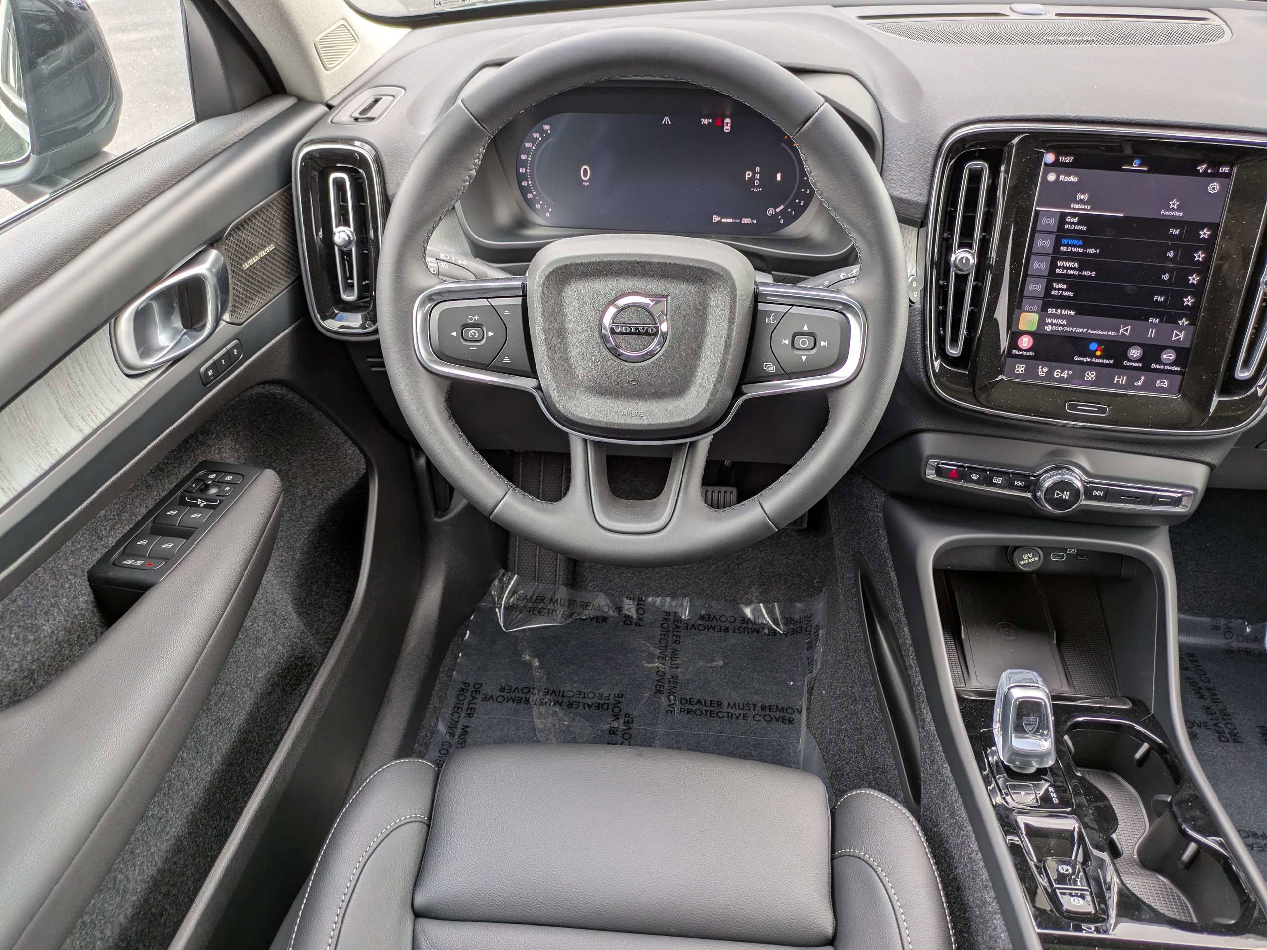 New 2026 Volvo XC40 B5 Ultra w/ Protection Package Premier image 17