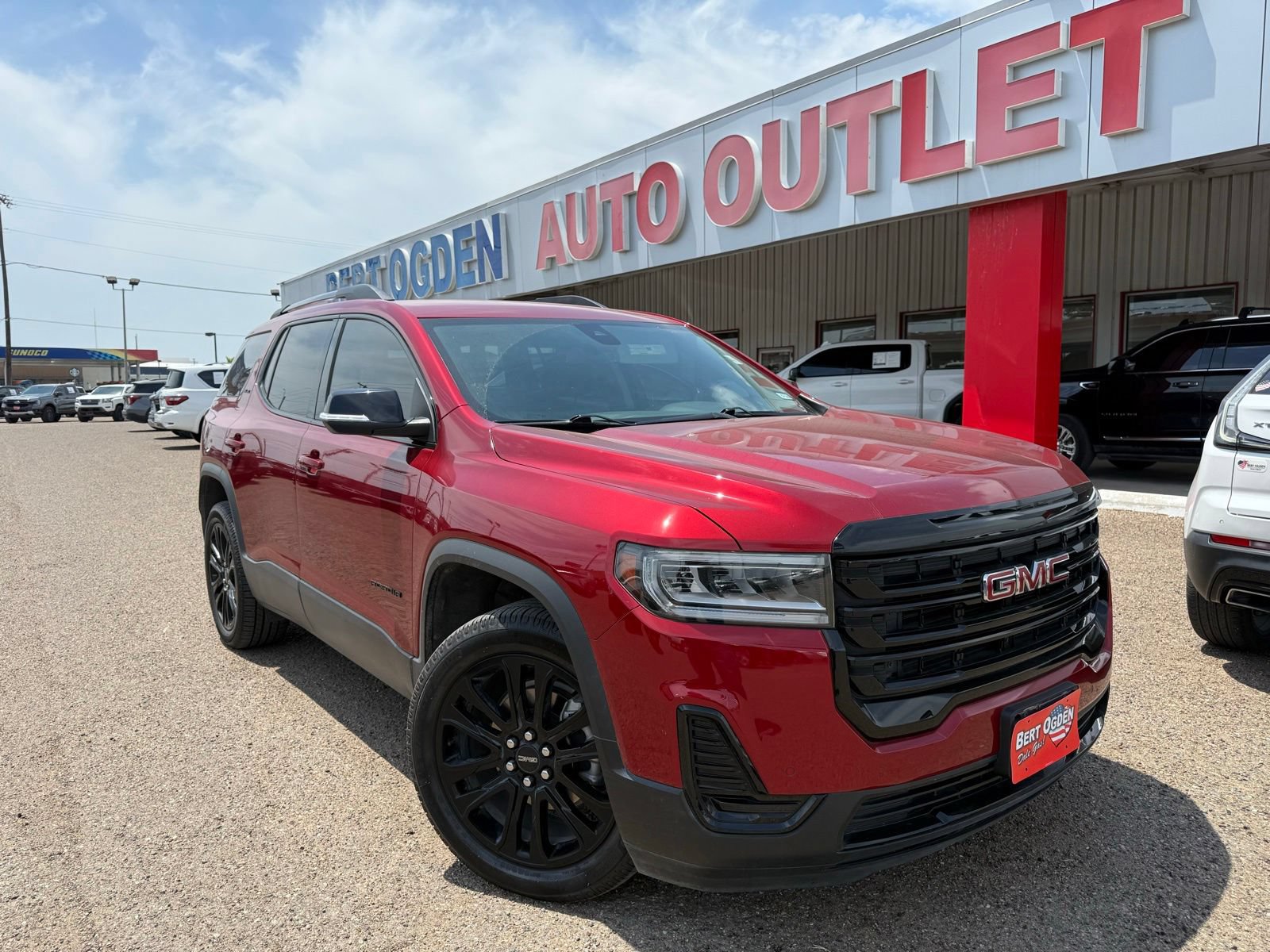 Used 2023 GMC Acadia SLE w/ Driver Convenience Package