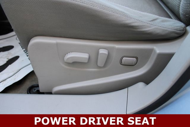 Used 2011 Nissan Rogue SV w/ Premium Pkg AWD/4WD image 3