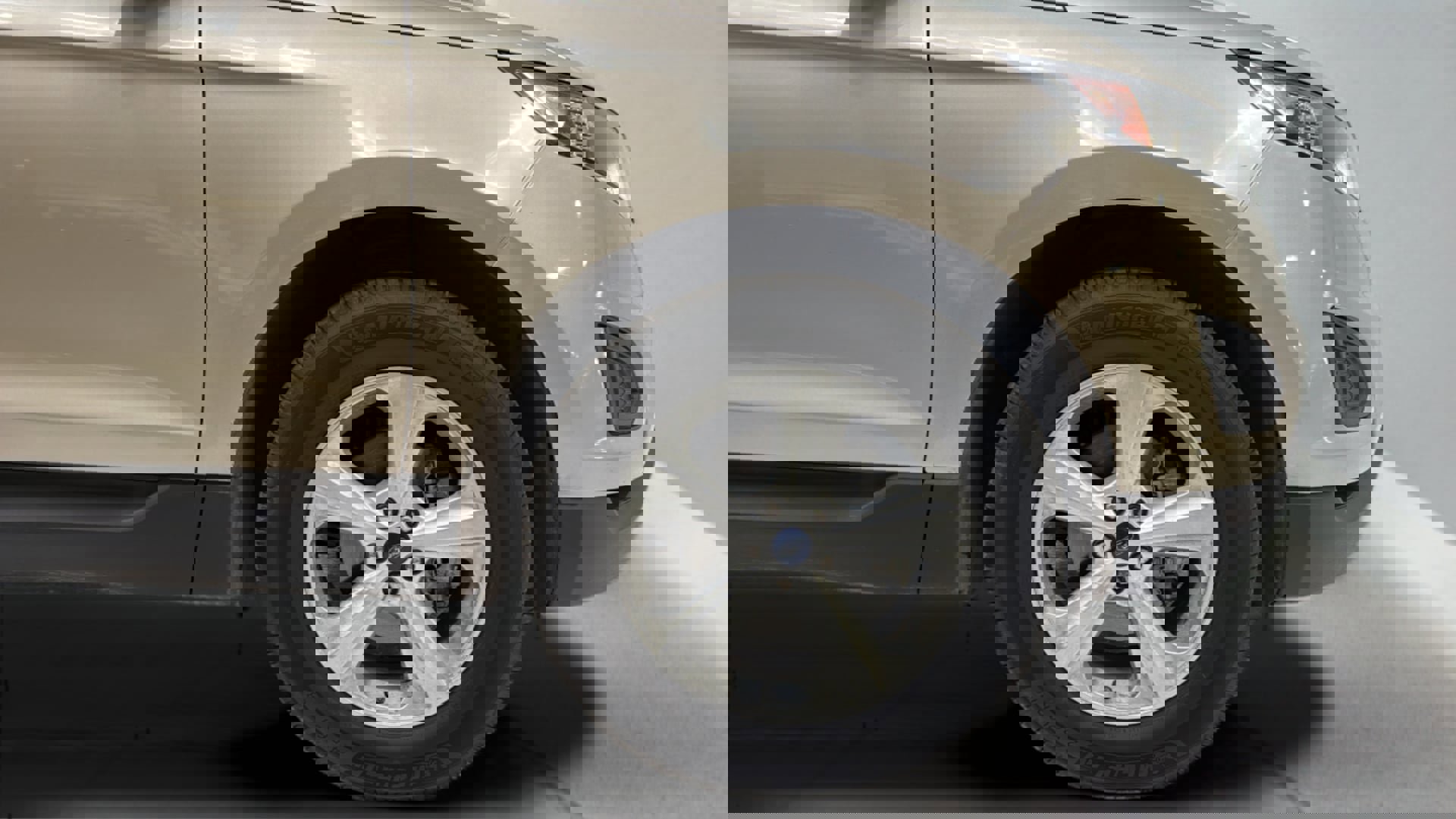 Used 2018 Ford Edge SE image 34