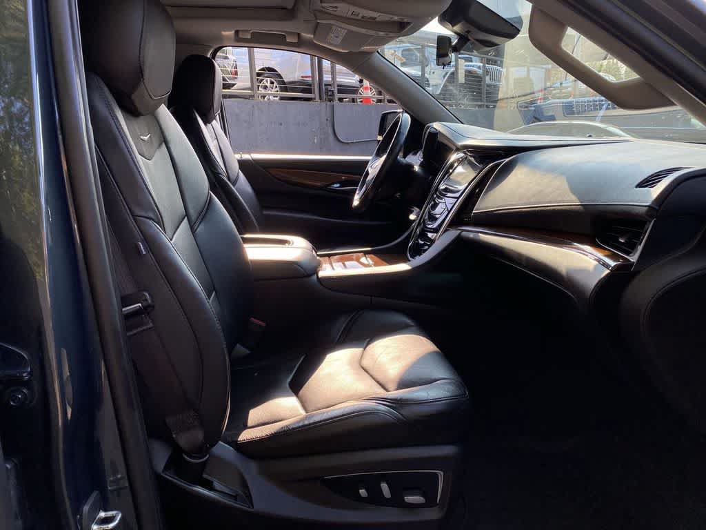Used 2020 Cadillac Escalade ESV Premium Luxury AWD/4WD image 18