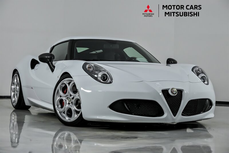 Used 2015 Alfa Romeo 4C Coupe w/ Leather Interior Group RWD image 1