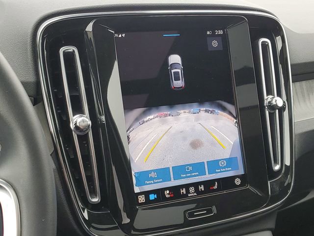 Used 2025 Volvo XC40 B5 Core image 14