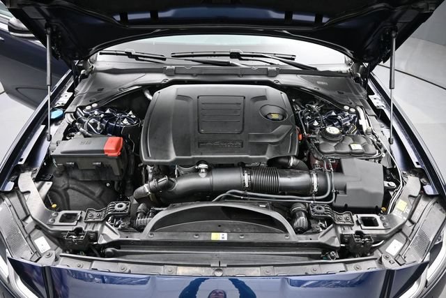 Used 2024 Jaguar XF R-Dynamic SE AWD/4WD image 31