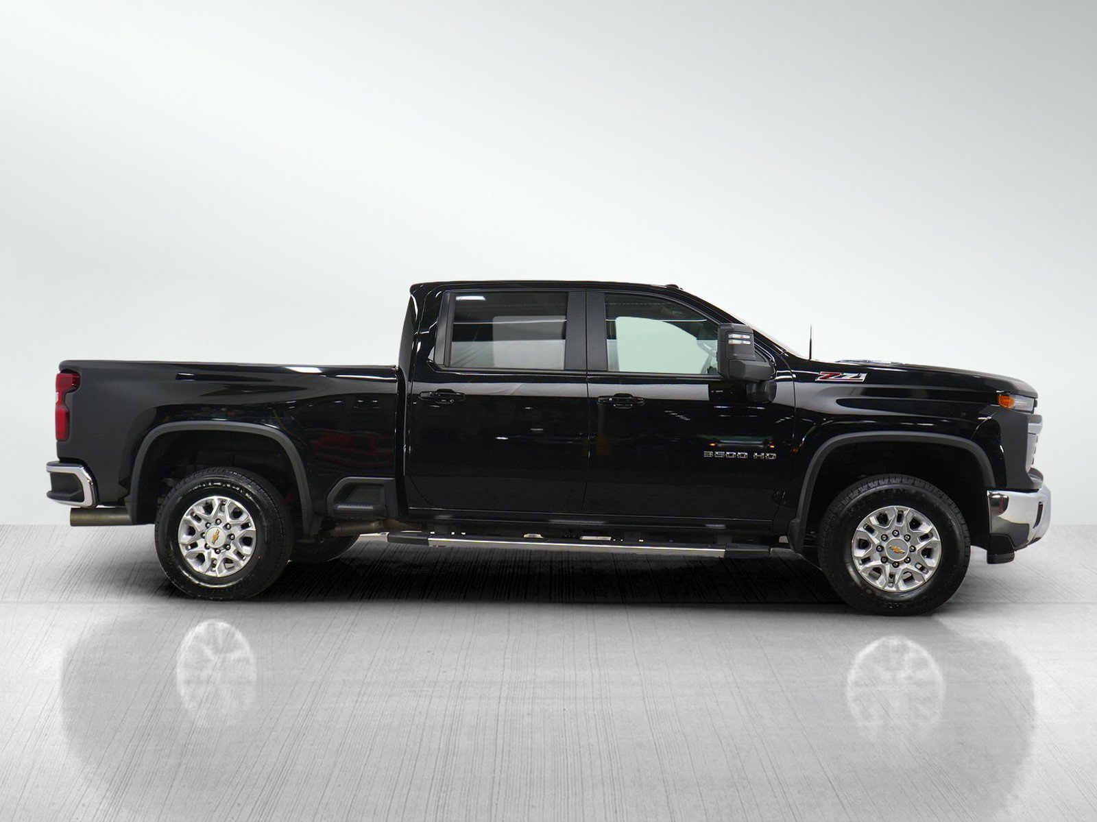 Used 2024 Chevrolet Silverado 3500 LT w/ Safety Package AWD/4WD image 6