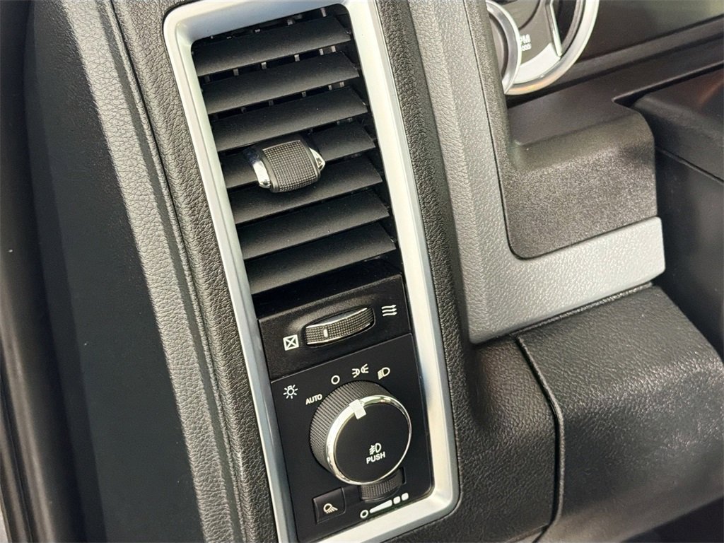 Used 2016 RAM 1500 Big Horn image 10