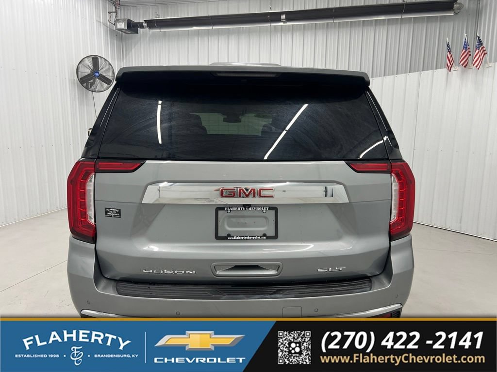 Used 2023 GMC Yukon XL SLT AWD/4WD image 4