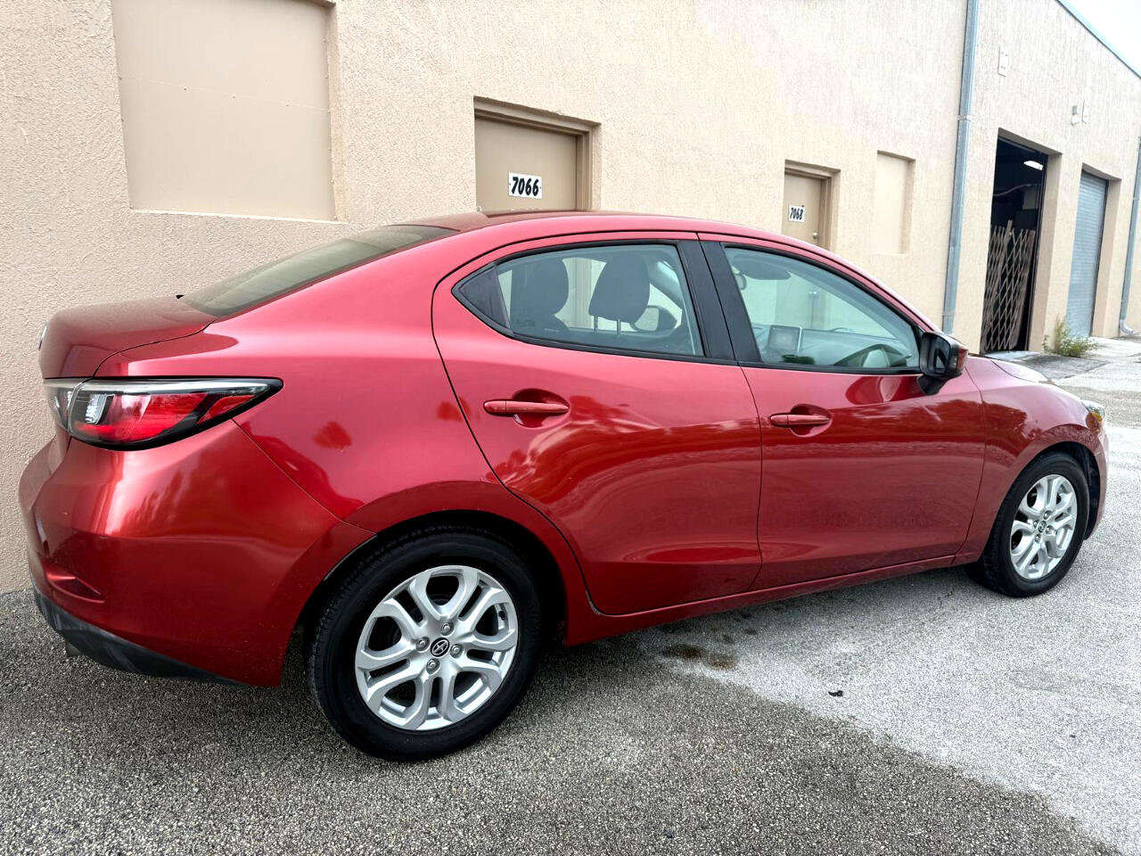 Used 2016 Scion iA 4dr Sdn Man (Natl) image 8