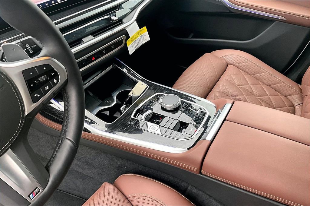Used 2025 BMW X7 xDrive40i w/ M Sport Package image 14