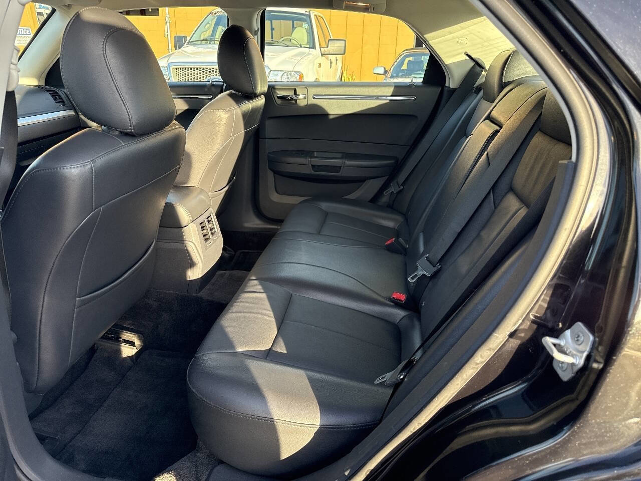 Used 2010 Chrysler 300 Touring image 19