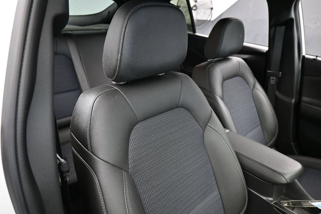 Used 2025 Buick Envista Preferred FWD image 36