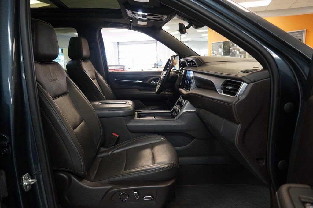 Used 2021 GMC Yukon XL Denali w/ Denali Premium Package image 42