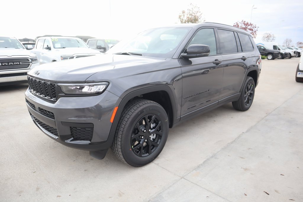 New 2025 Jeep Grand Cherokee L Altitude image 15