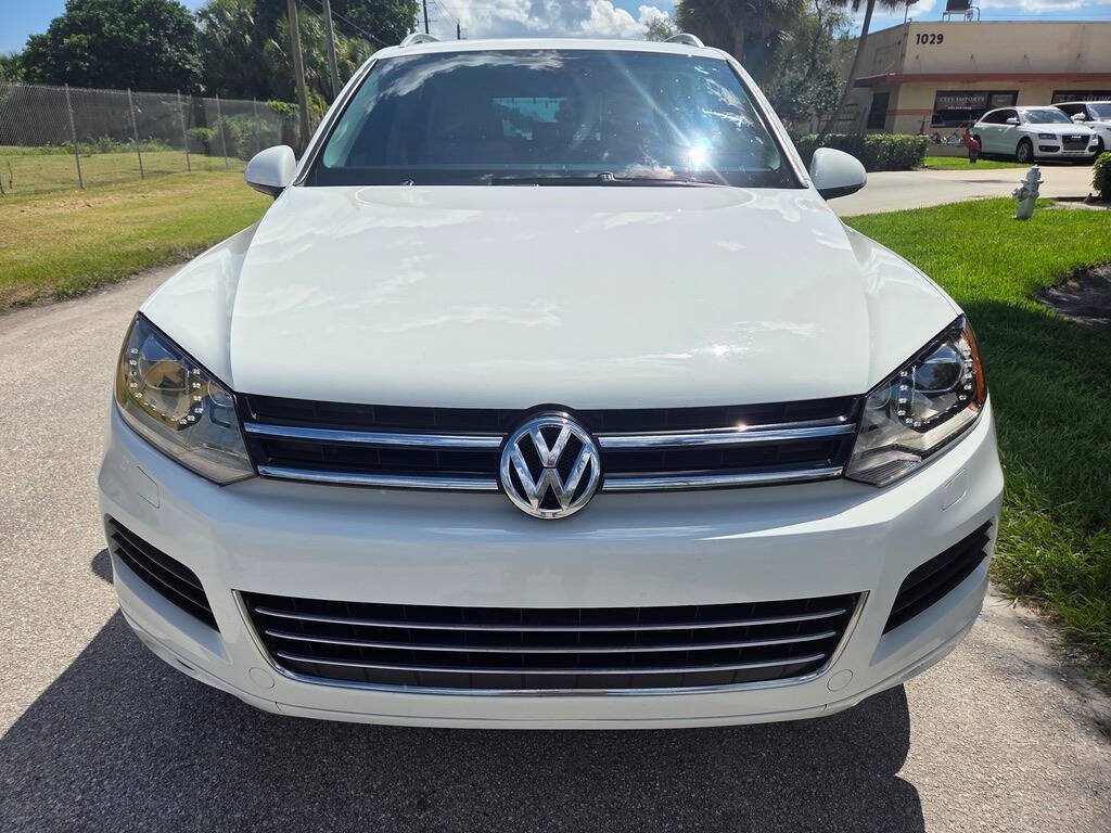 Used 2014 Volkswagen Touareg TDI AWD/4WD image 13