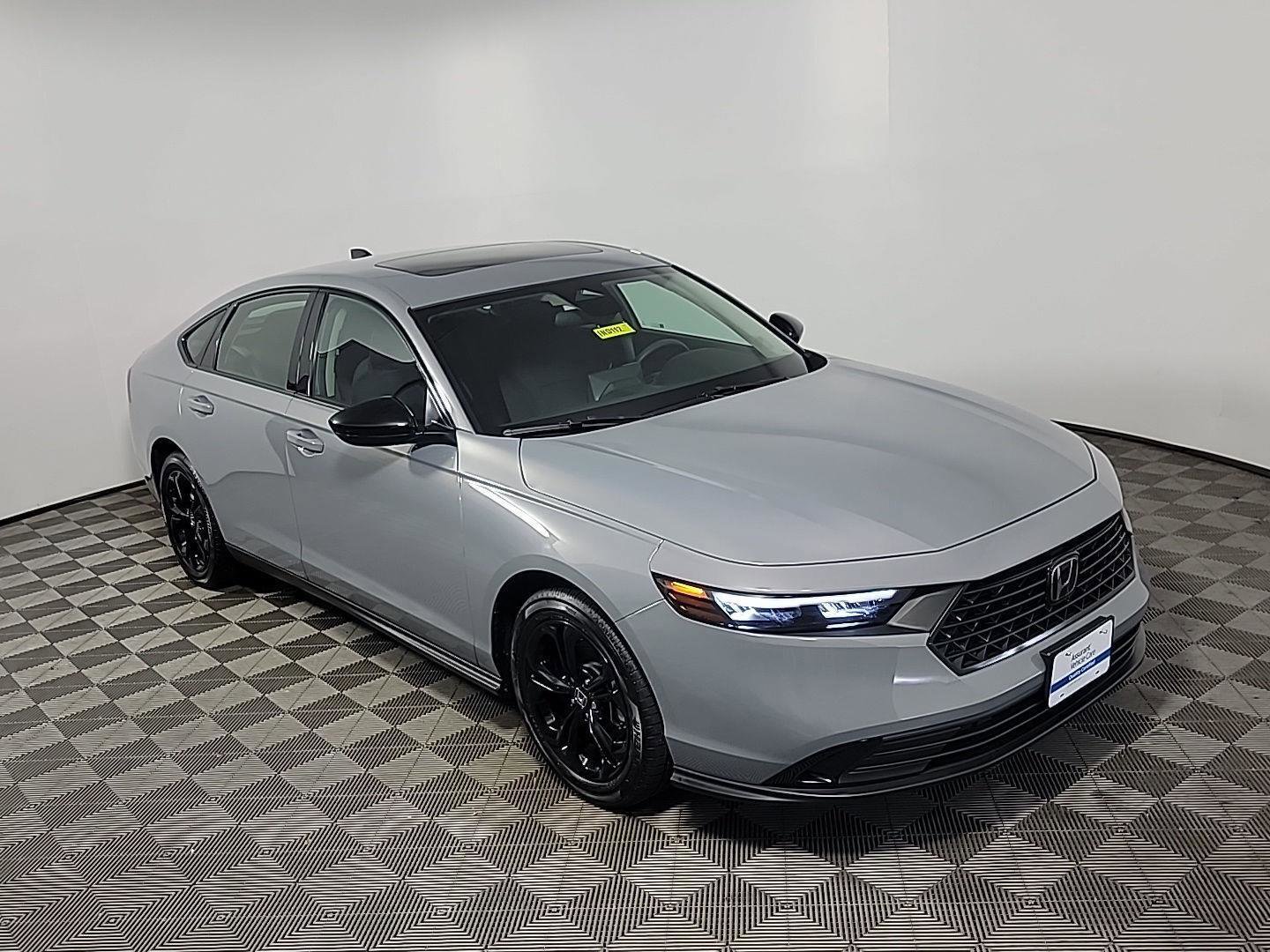 Certified 2025 Honda Accord SE image 2