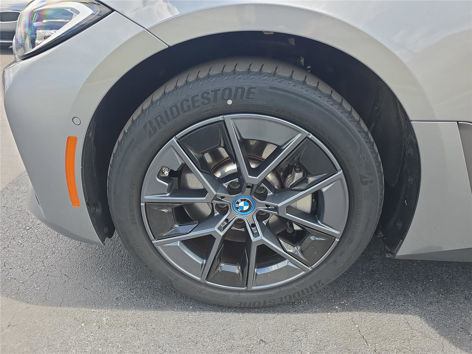 Used 2023 BMW i4 eDrive35 w/ Premium Package image 8