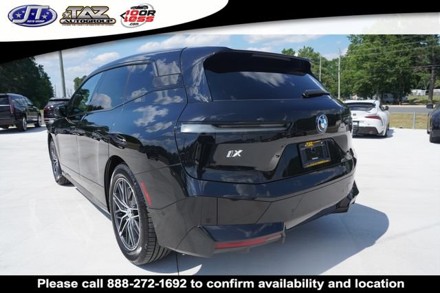 Used 2022 BMW iX xDrive50 w/ Sport Package AWD/4WD image 5