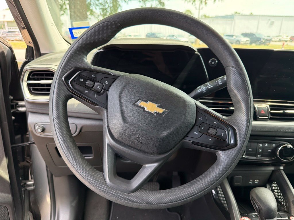 Used 2025 Chevrolet TrailBlazer LT FWD image 13