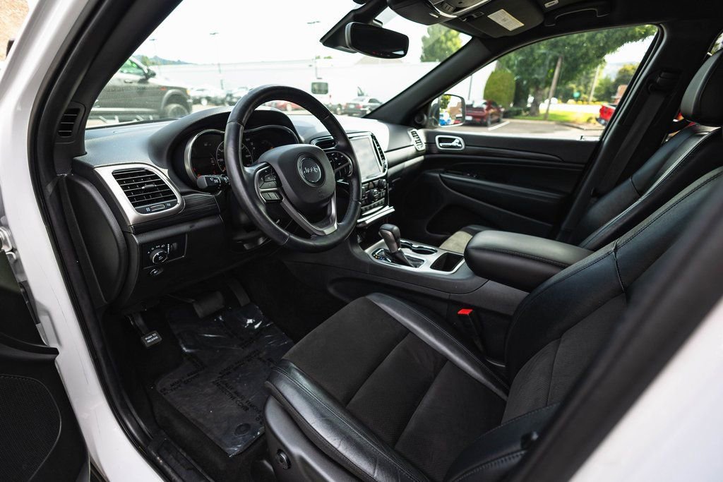 Used 2022 Jeep Grand Cherokee Laredo X image 19