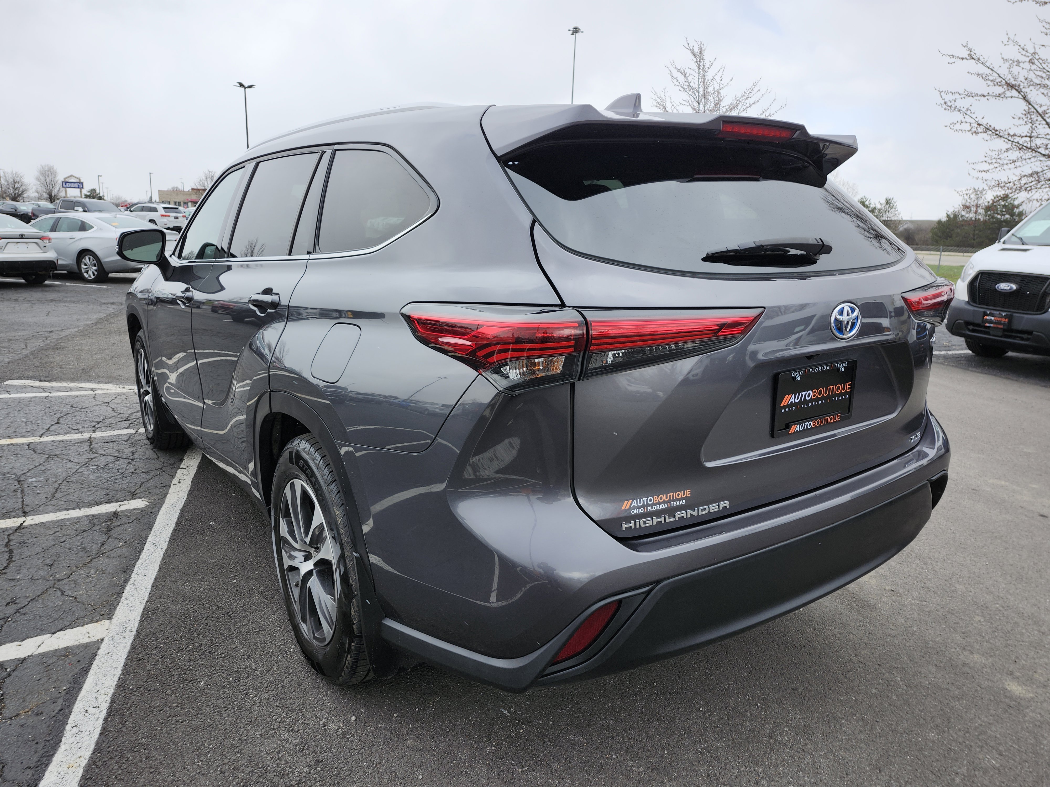 Used 2022 Toyota Highlander XLE image 18