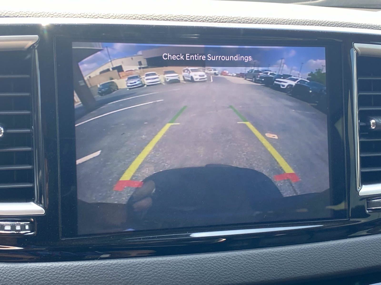 Used 2023 Chrysler Pacifica Touring-L FWD image 29