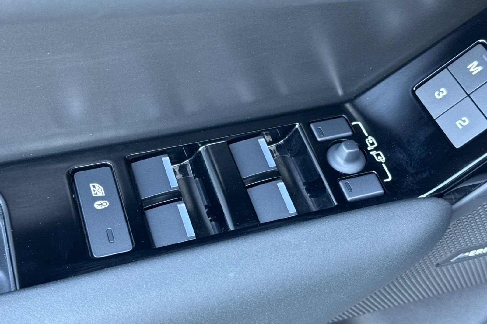 Used 2026 Land Rover Range Rover Velar S image 11