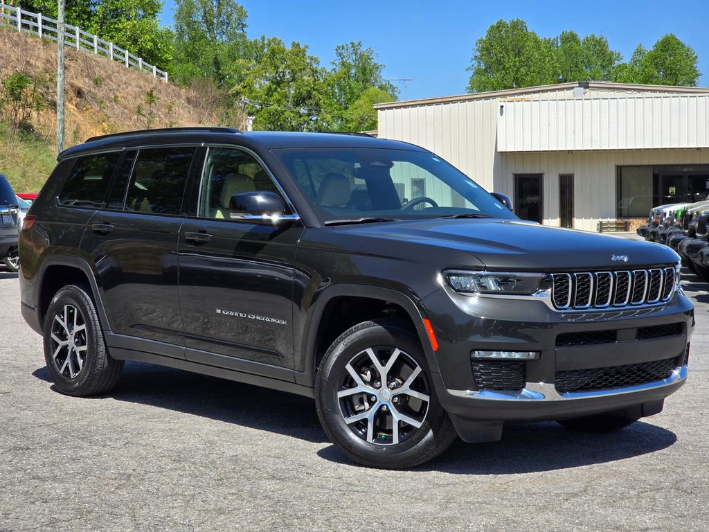 Used 2023 Jeep Grand Cherokee L Limited AWD/4WD image 15