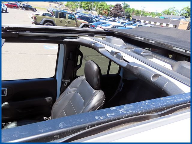 Used 2023 Jeep Wrangler Unlimited Sahara AWD/4WD image 21
