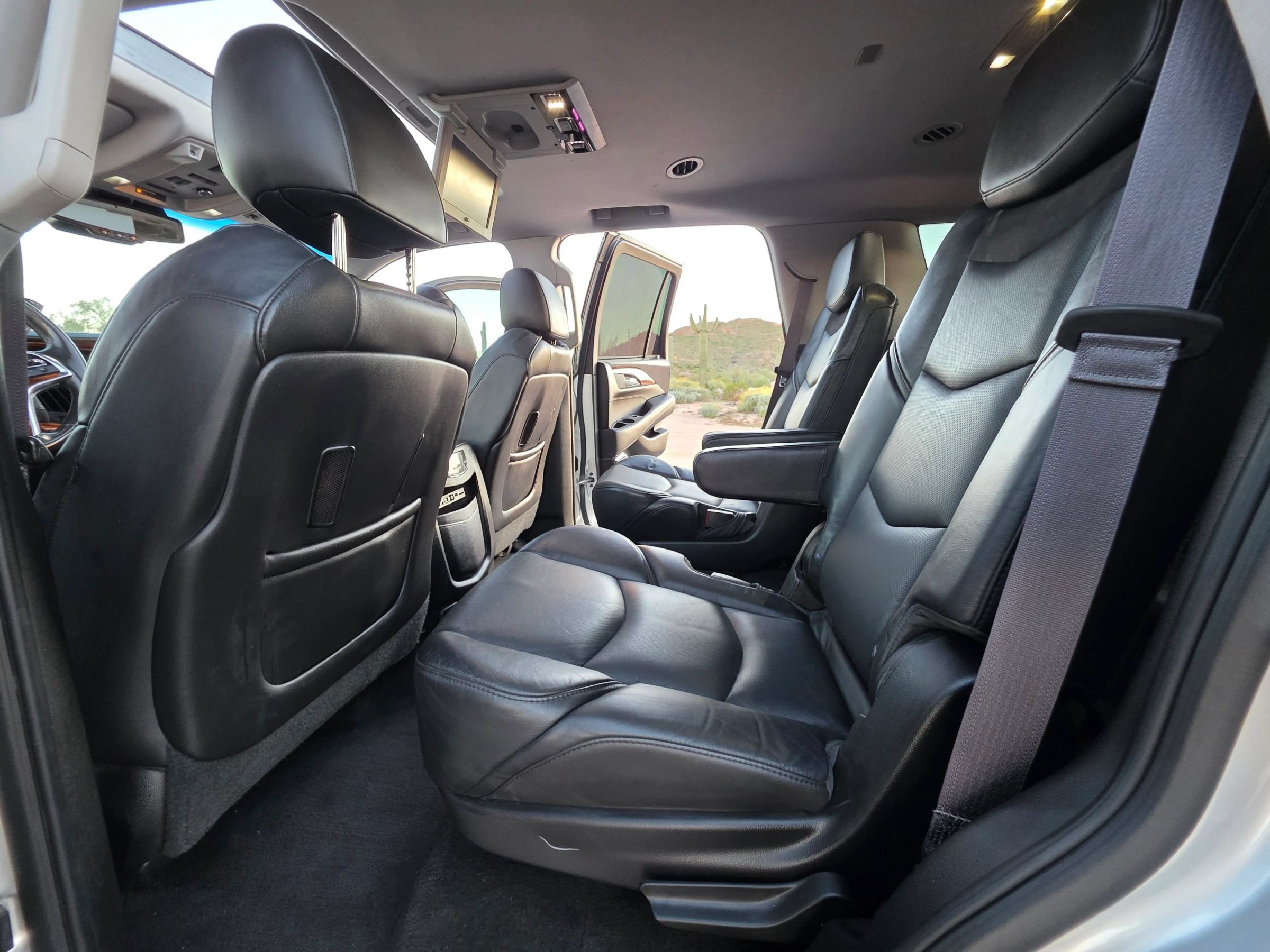 Used 2015 Cadillac Escalade Premium AWD/4WD image 11