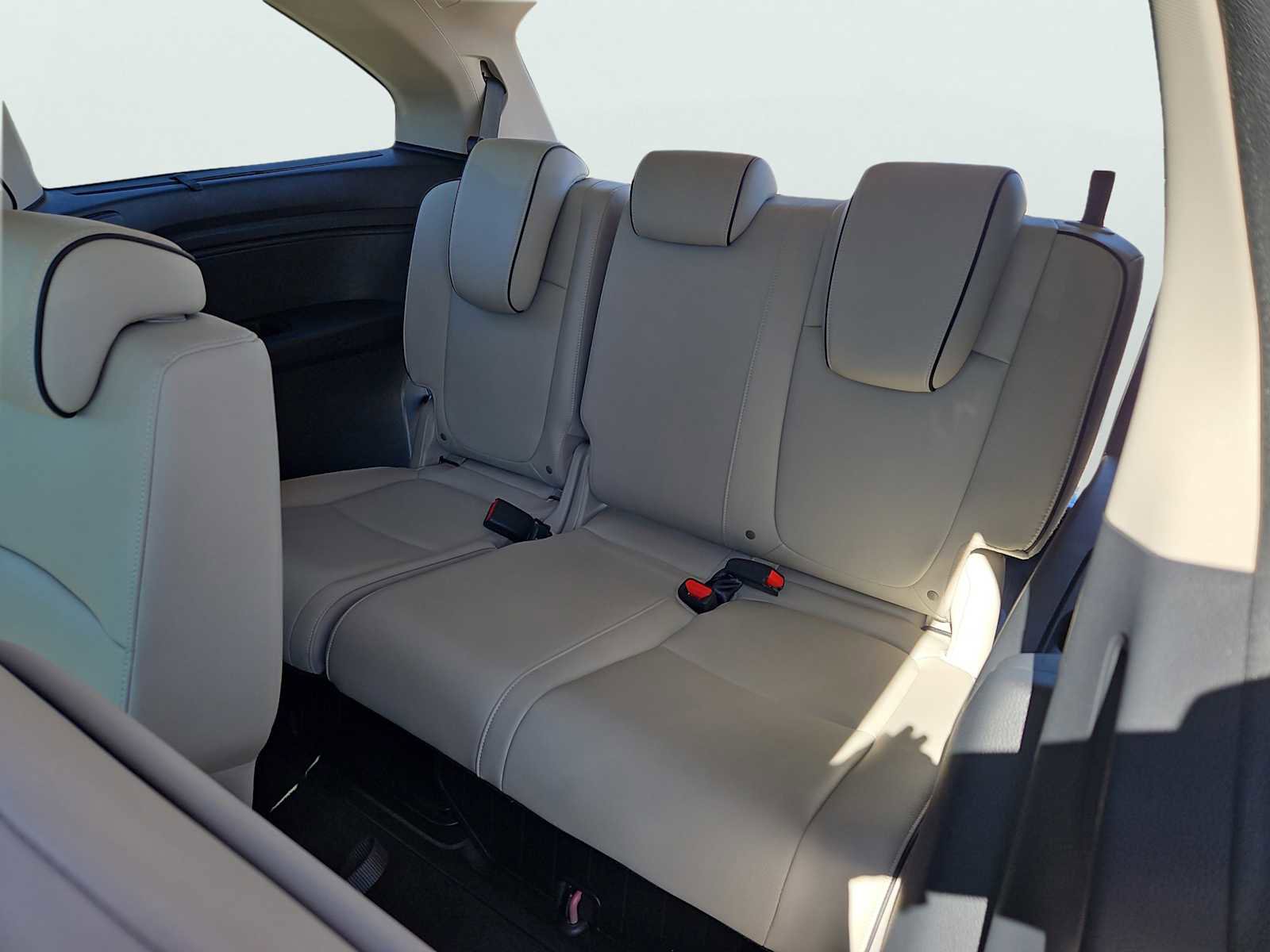 Certified 2025 Honda Odyssey Touring image 37