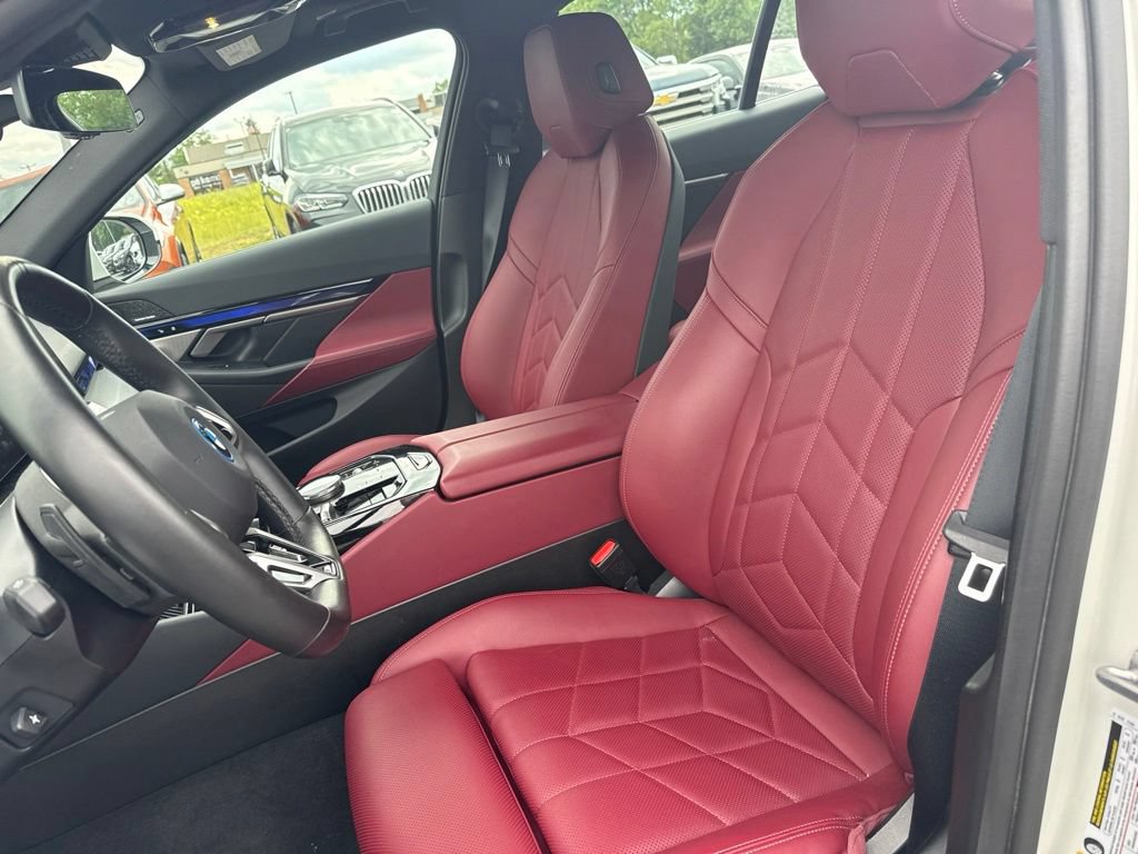 Used 2025 BMW i5 xDrive40 w/ M Sport Package AWD/4WD image 10