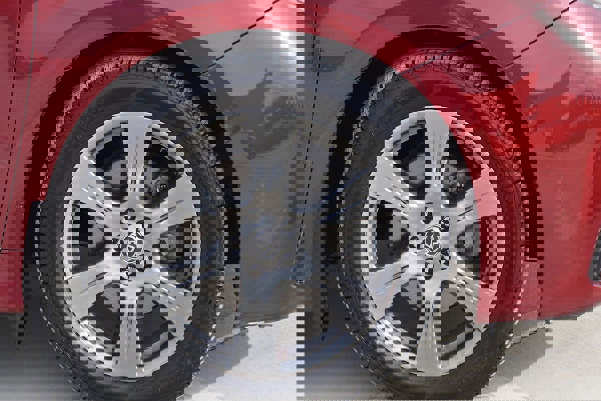 Used 2020 Toyota Sienna SE image 8