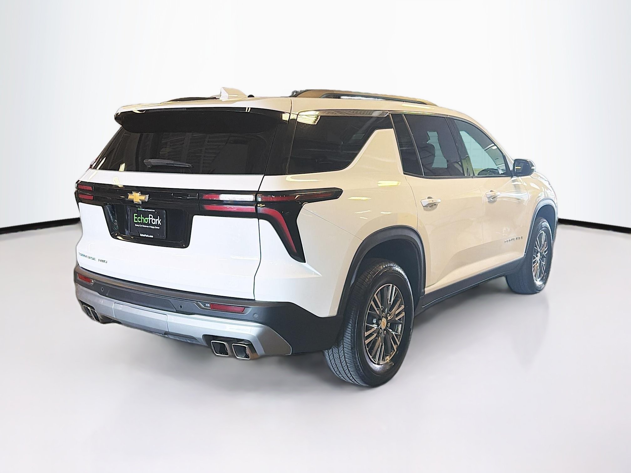 Used 2025 Chevrolet Traverse LT AWD/4WD image 9