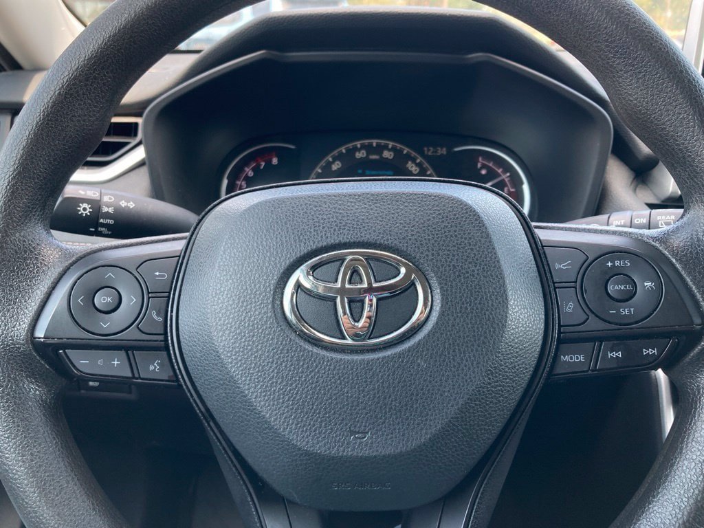 Certified 2025 Toyota RAV4 XLE FWD image 19