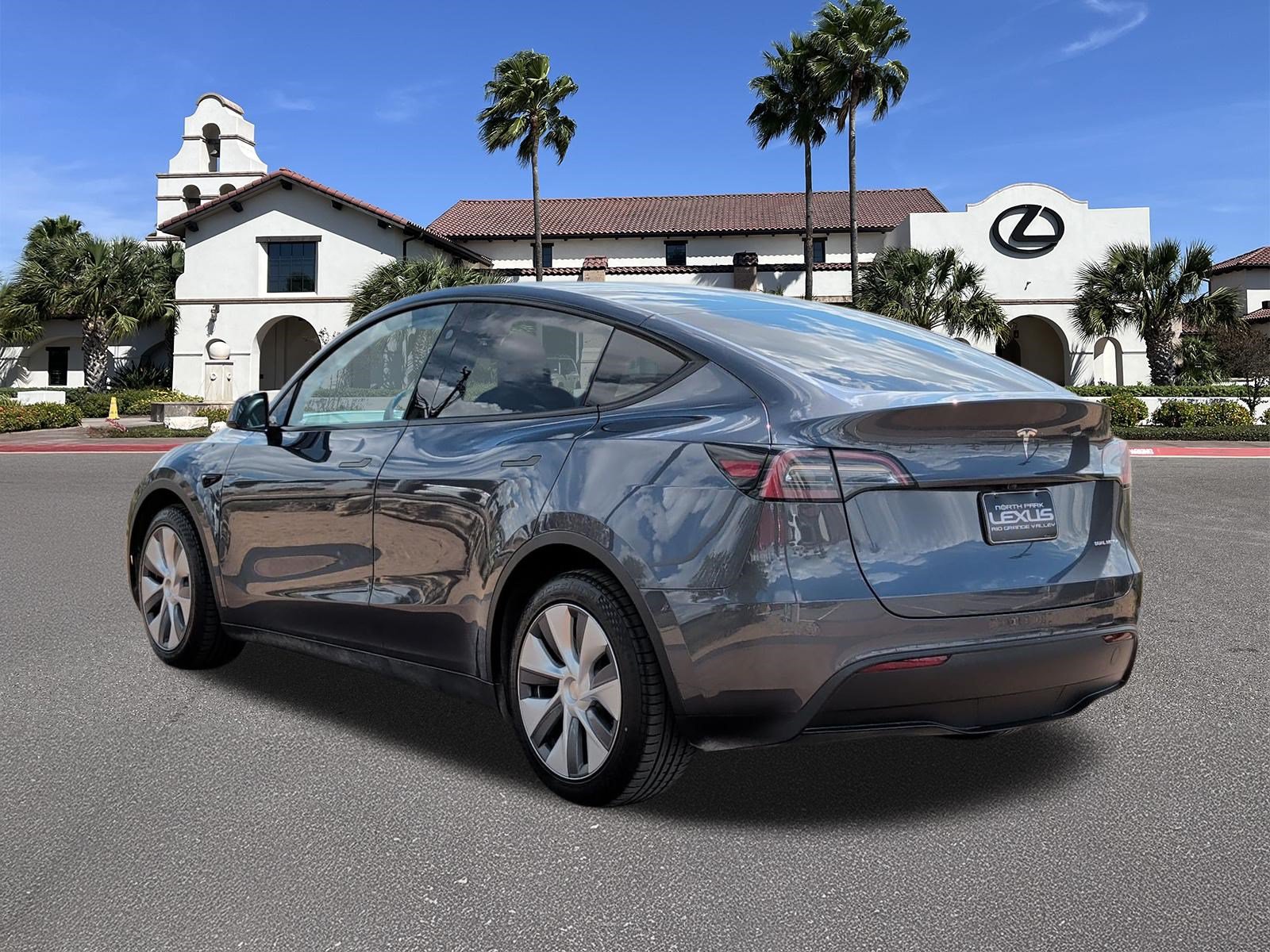 Used 2023 Tesla Model Y Long Range AWD/4WD image 4