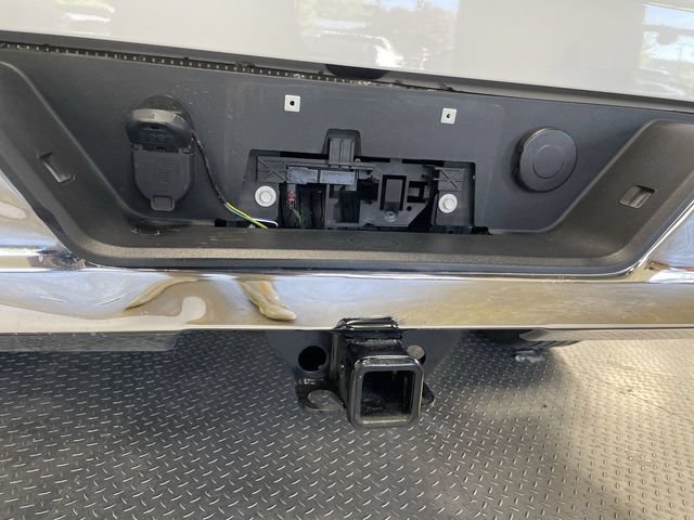 Used 2022 Chevrolet Silverado 1500 LT AWD/4WD image 26