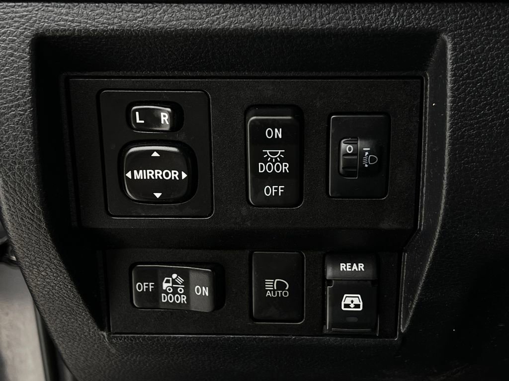 Used 2018 Toyota Tundra SR5 image 23