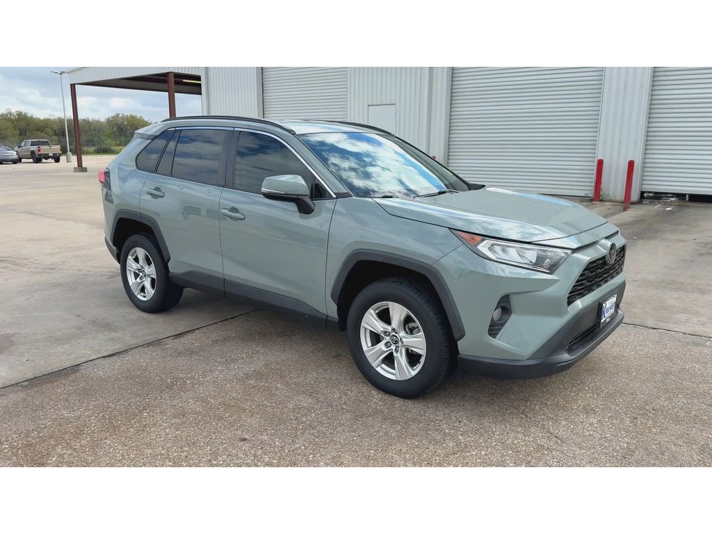 Used 2020 Toyota RAV4 XLE image 2