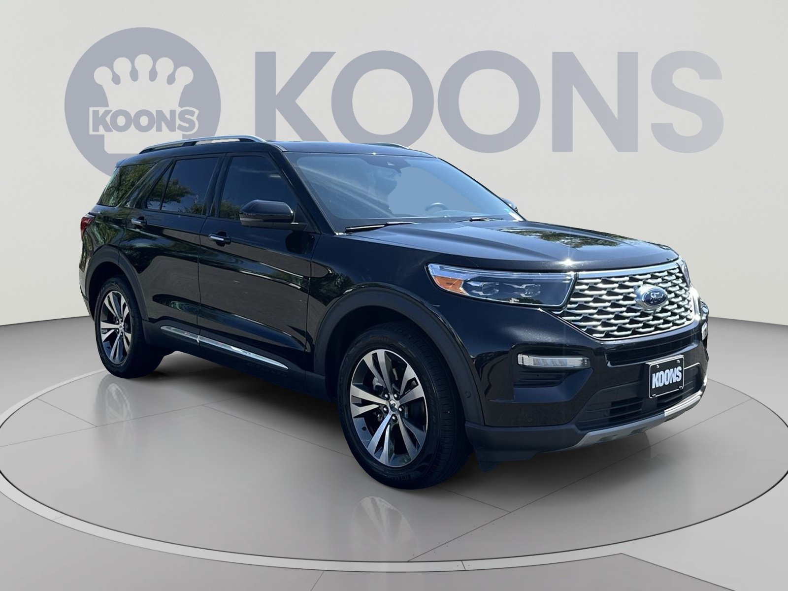 Used 2020 Ford Explorer Platinum w/ Premium Technology Package AWD/4WD image 2