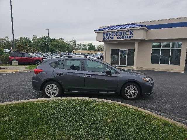 Used 2018 Subaru Impreza 2.0i Premium w/ Popular Package #2 AWD/4WD image 3