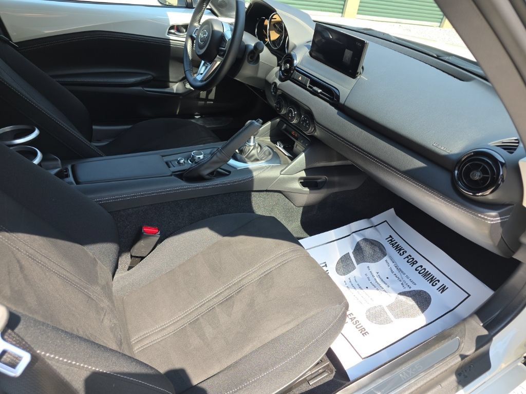 Certified 2024 MAZDA MX-5 Miata Club RWD image 16