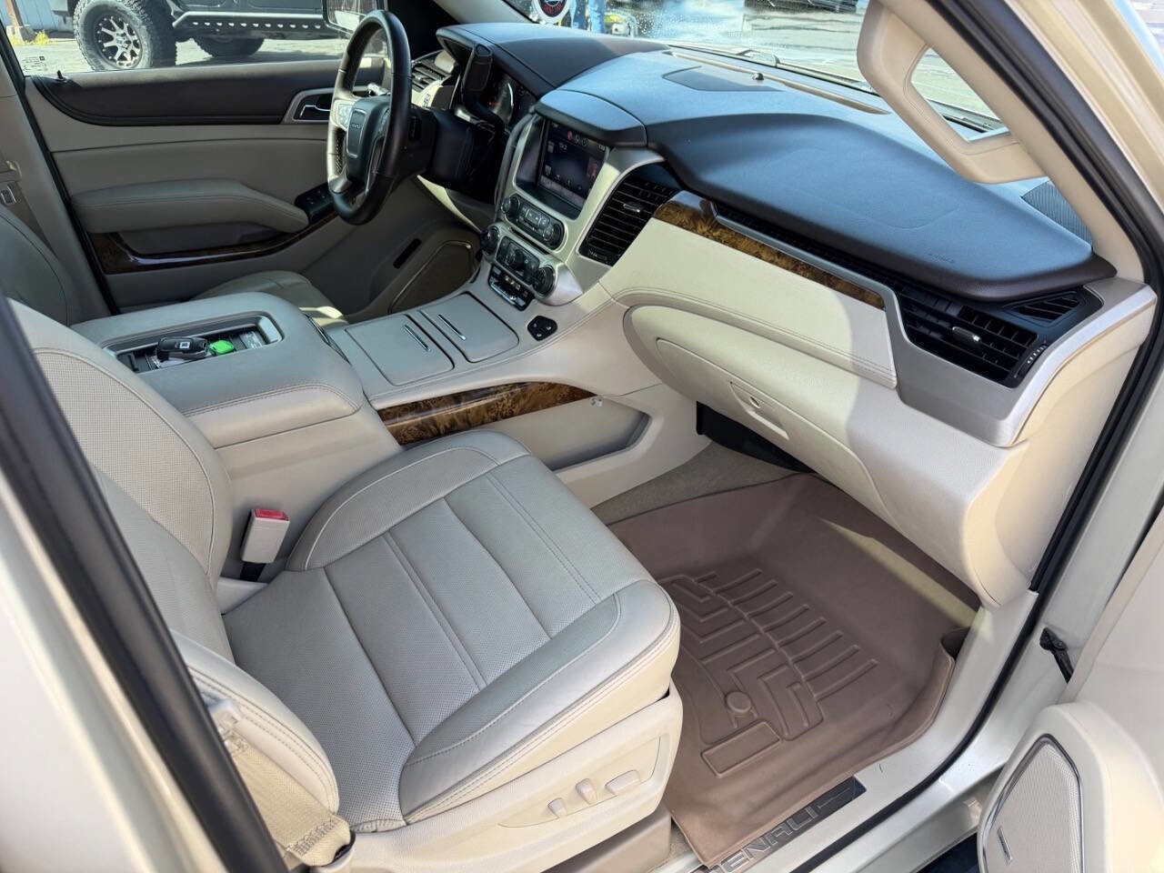 Used 2015 GMC Yukon Denali w/ Premium Package image 28