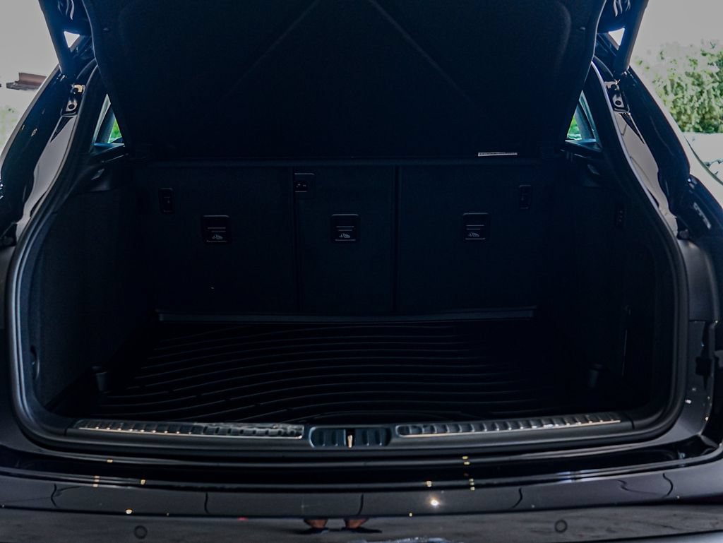 New 2026 Porsche Macan AWD/4WD image 40