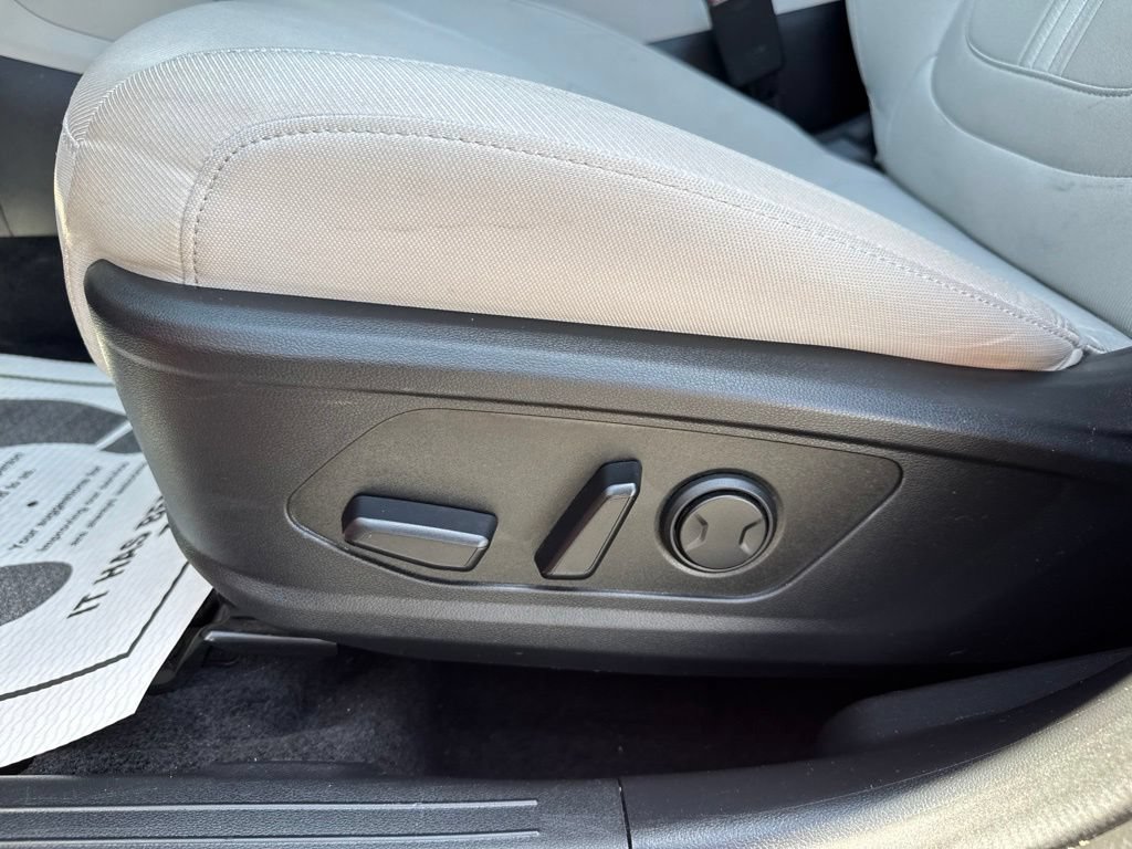 Used 2025 Hyundai Tucson SEL FWD image 16
