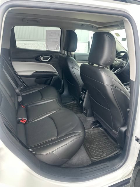 Used 2022 Jeep Compass Limited w/ Sun and Sound Group AWD/4WD image 28