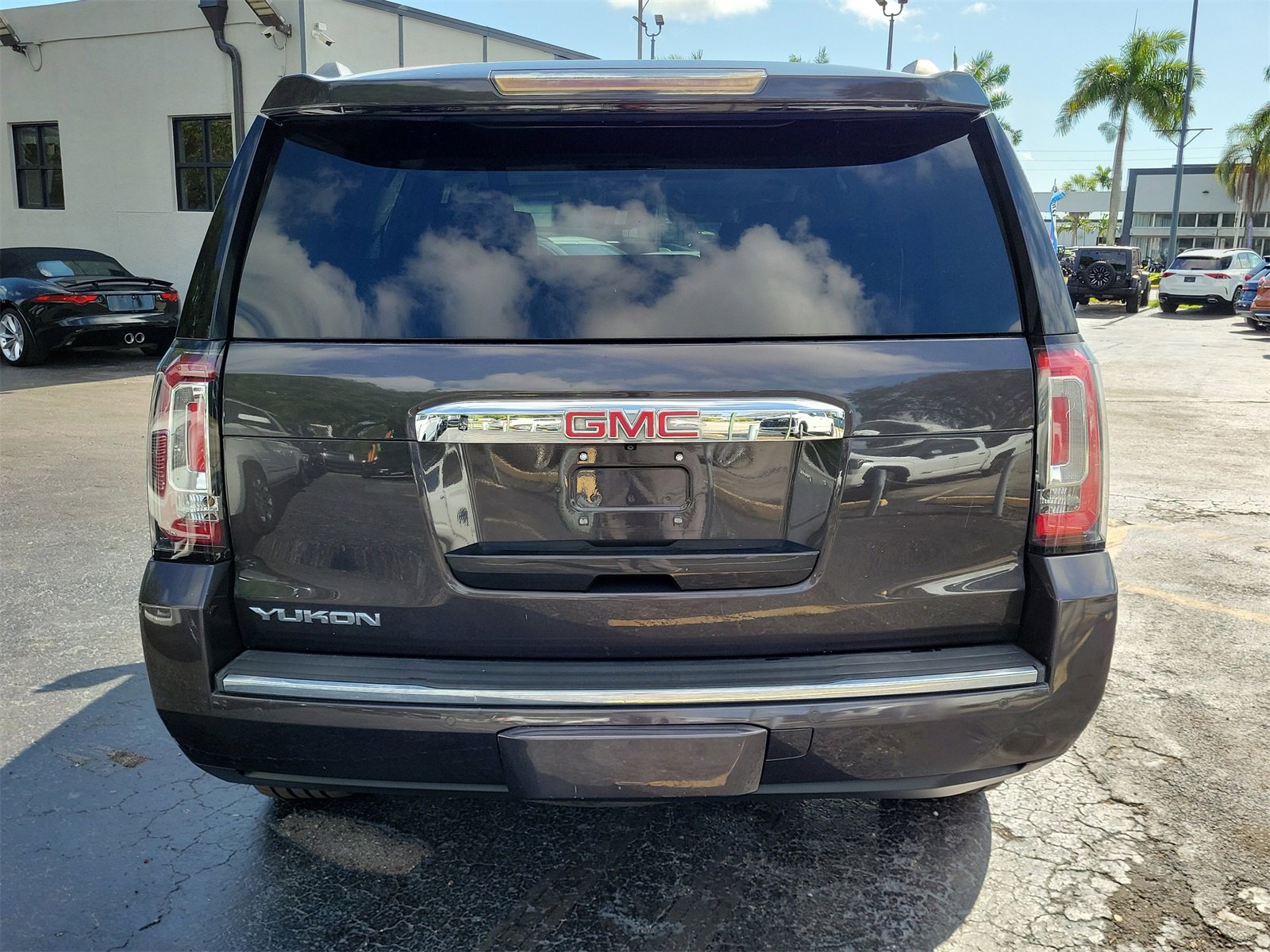 Used 2017 GMC Yukon Denali w/ Open Road Package image 5