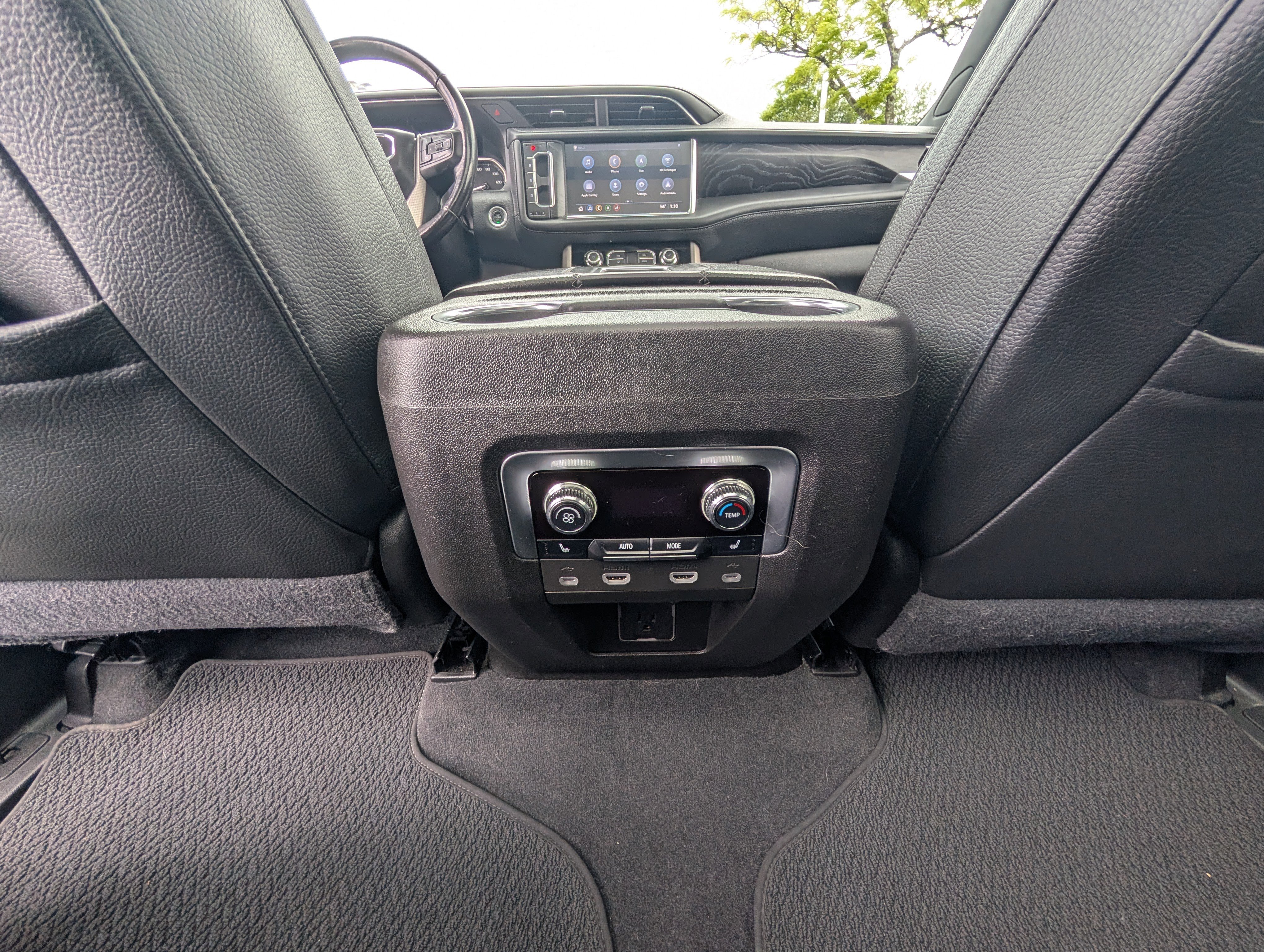 Used 2021 GMC Yukon Denali w/ Denali Premium Package AWD/4WD image 18