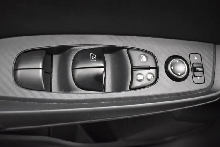 Used 2025 Nissan Sentra SV FWD image 20